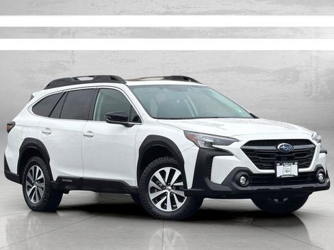 Used 2024 Subaru Outback Premium image 2