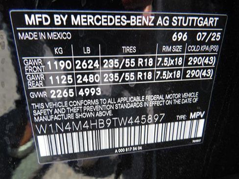 Used 2026 Mercedes-Benz GLB 250 4MATIC image 8