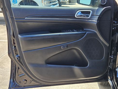 Used 2021 Jeep Grand Cherokee Limited RWD image 11