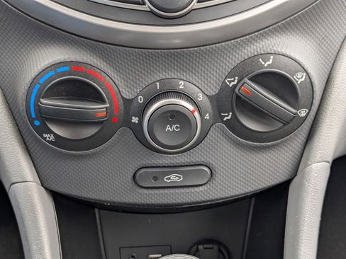 Used 2016 Hyundai Accent SE FWD image 20