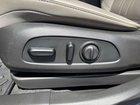 Used 2025 Buick Envista Avenir FWD image 16