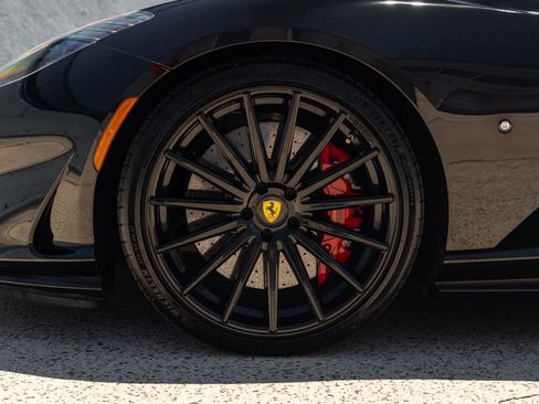 Used 2018 Ferrari 812 Superfast RWD image 12