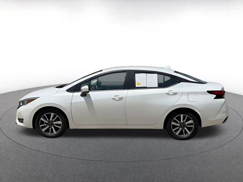 Used 2025 Nissan Versa SV FWD image 9
