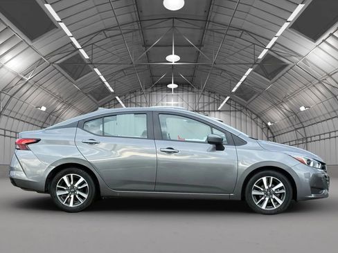 Used 2024 Nissan Versa SV image 8
