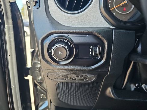 Used 2025 Jeep Wrangler Unlimited Sport AWD/4WD image 25