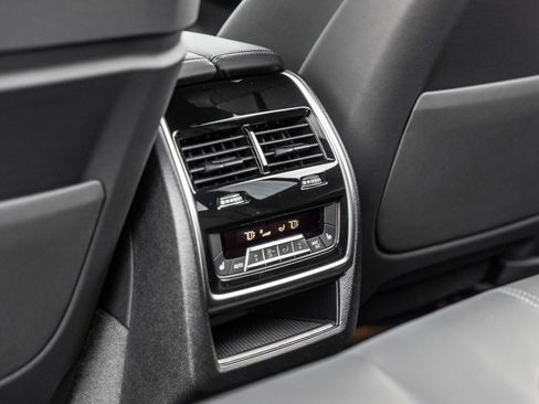 Used 2026 BMW X5 M60i w/ Climate Comfort Package image 39