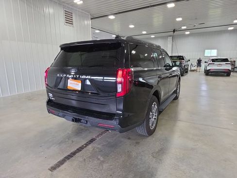 Used 2025 Ford Expedition Active AWD/4WD image 8
