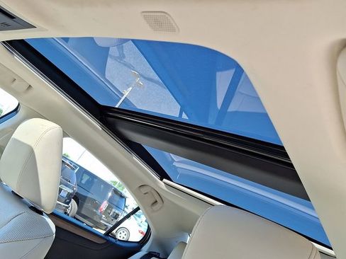 Used 2023 Lexus ES 350 w/ Premium Package FWD image 11