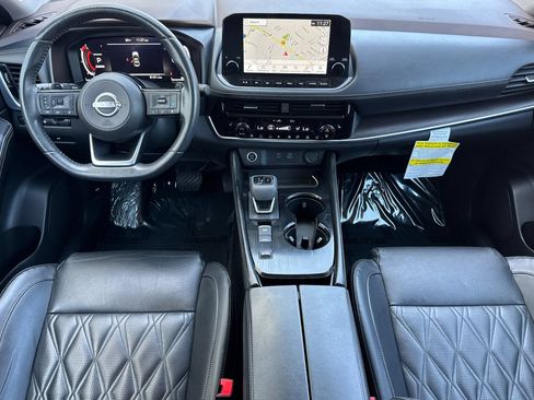Used 2023 Nissan Rogue Platinum w/ Platinum Premium Package FWD image 17