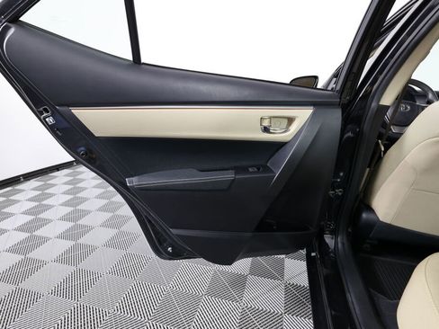 Used 2015 Toyota Corolla LE image 16