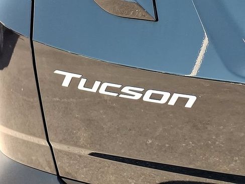 Used 2025 Hyundai Tucson Limited AWD/4WD image 32