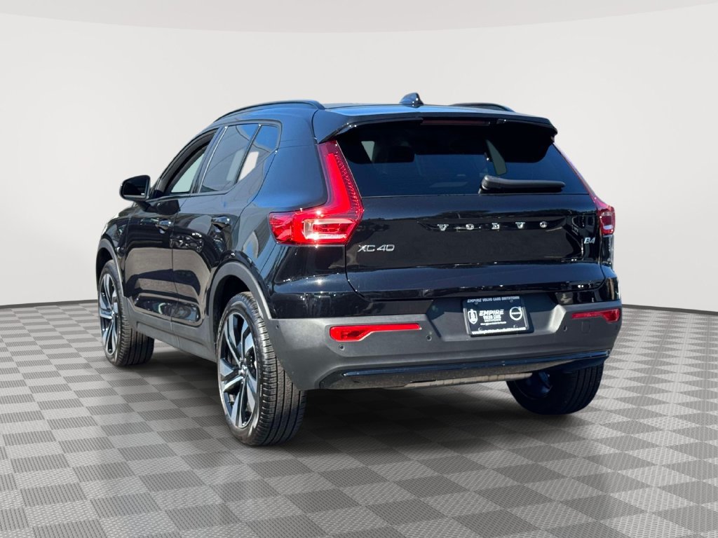 Used 2026 Volvo XC40 B4 Plus w/ Protection Package Premier FWD image 5