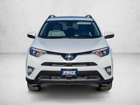 Used 2018 Toyota RAV4 Limited image 2