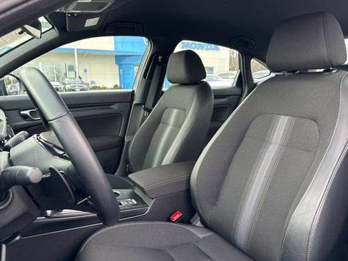 Used 2025 Honda Civic Sport image 5