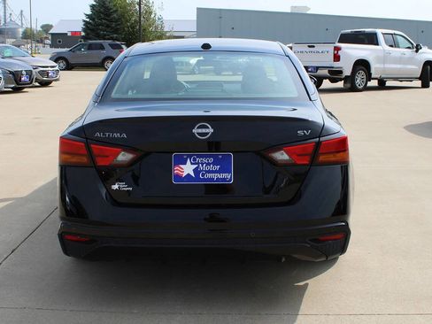 Used 2024 Nissan Altima 2.5 SV image 6