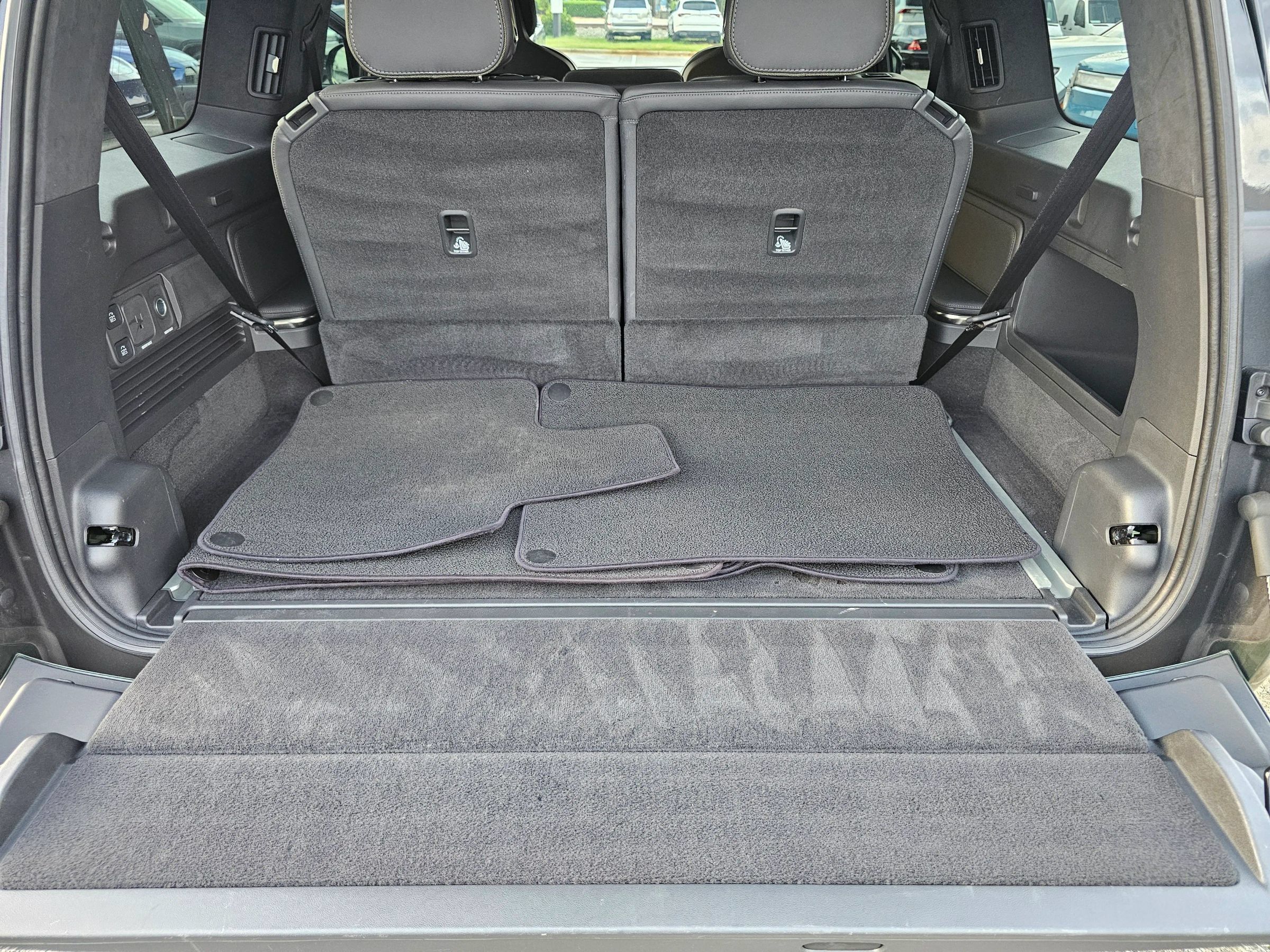 Used 2025 Rivian R1S Adventure Dual AWD/4WD image 40