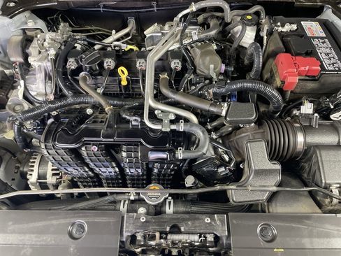 Used 2024 Nissan Altima 2.5 SV image 11