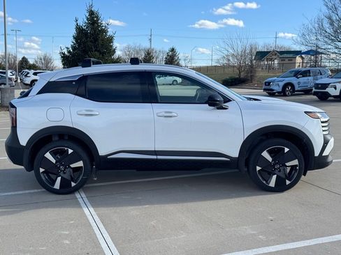 New 2026 Nissan Kicks SR w/ Cold Weather Package image 9