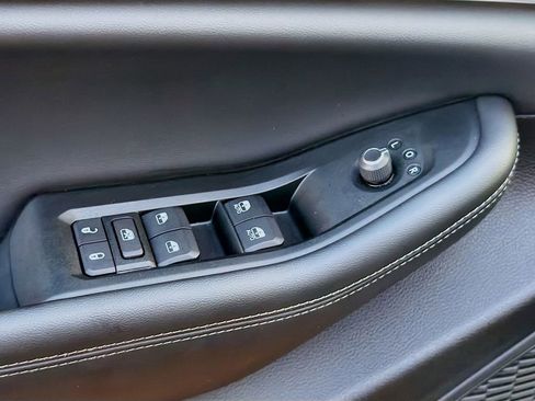 Used 2024 Jeep Grand Cherokee L Limited w/ Luxury Tech Group II image 24