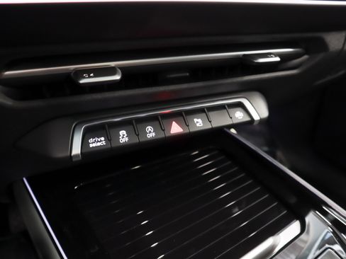 New 2026 Audi Q3 quattro 2.0T AWD/4WD image 21