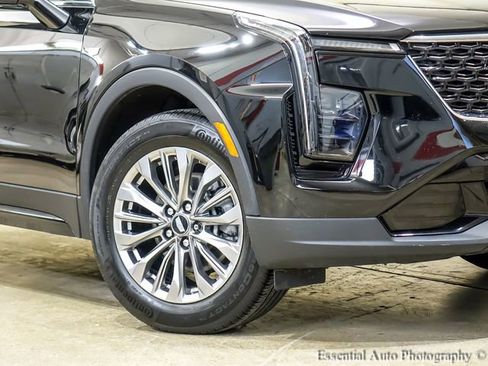 Used 2024 Cadillac XT4 Premium Luxury image 3