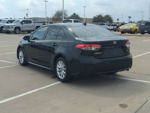 Used 2020 Toyota Corolla LE w/ LE Premium Package image 7