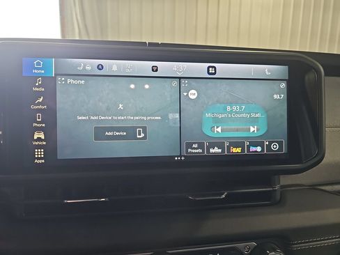 Used 2025 Jeep Wrangler Unlimited Sahara AWD/4WD image 21