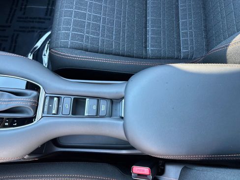 Used 2025 Honda HR-V Sport image 26