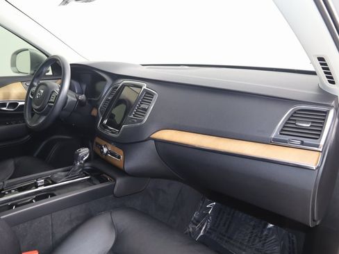Used 2022 Volvo XC90 T6 Momentum w/ Climate Package image 47