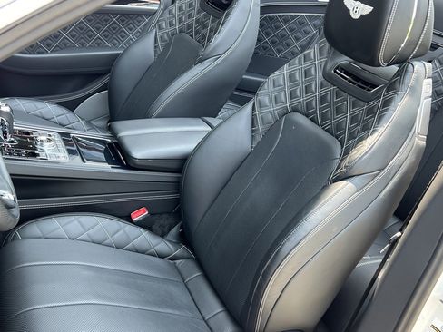 Used 2020 Bentley Continental GT V8 image 17
