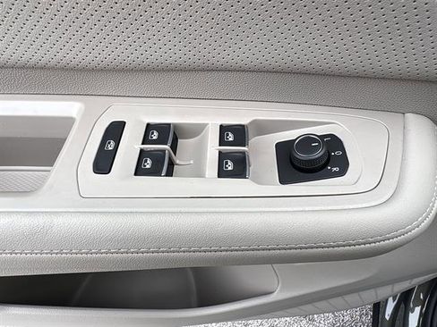 New 2026 Volkswagen Atlas SE image 17