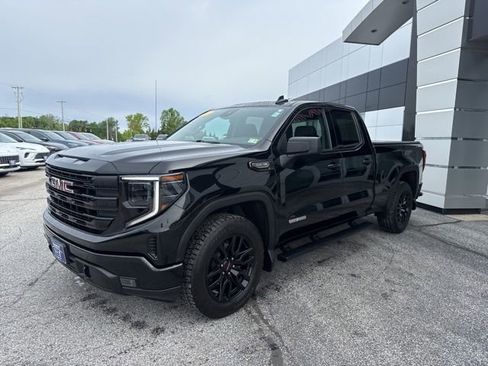 Used 2023 GMC Sierra 1500 Elevation AWD/4WD image 3