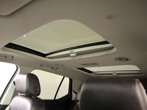 Used 2020 Chevrolet Traverse Premier w/ Redline Edition image 18