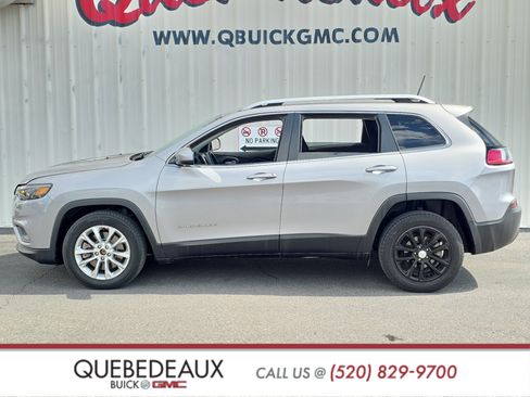 Used 2019 Jeep Cherokee Latitude w/ Popular Appearance Group FWD image 4
