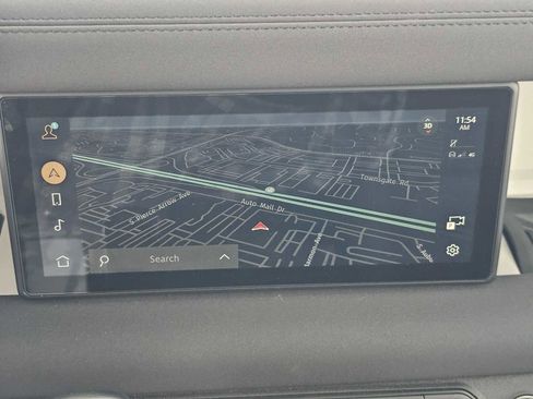 Used 2023 Land Rover Defender 110 SE image 24