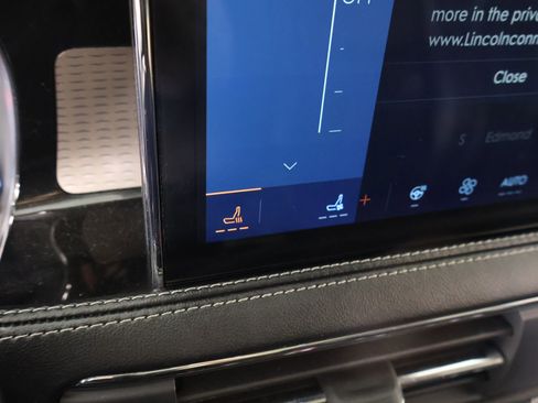 Used 2024 Lincoln Corsair Reserve w/ Equipment Group 201A image 8