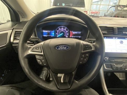 Used 2018 Ford Fusion SE w/ Fusion SE Technology Package image 26