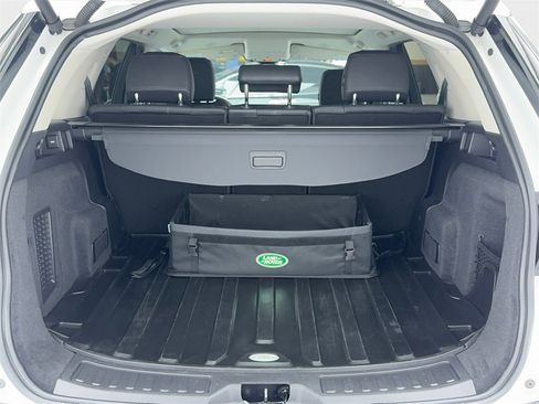 Used 2022 Land Rover Discovery Sport S image 12