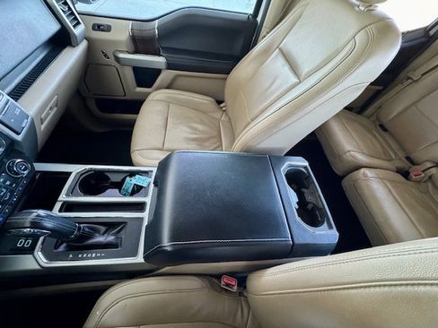 Used 2017 Ford F150 Lariat image 10