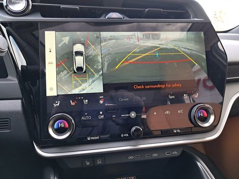 Used 2025 Lexus RZ 450e image 19