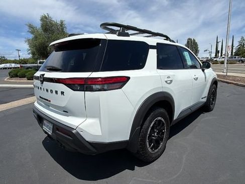 Used 2024 Nissan Pathfinder Rock Creek AWD/4WD image 4