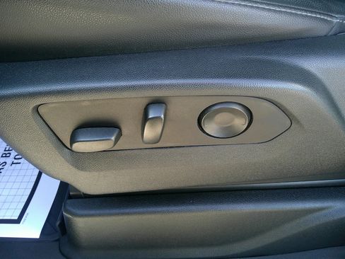 Used 2021 Chevrolet Tahoe LT w/ LT Signature Package image 11