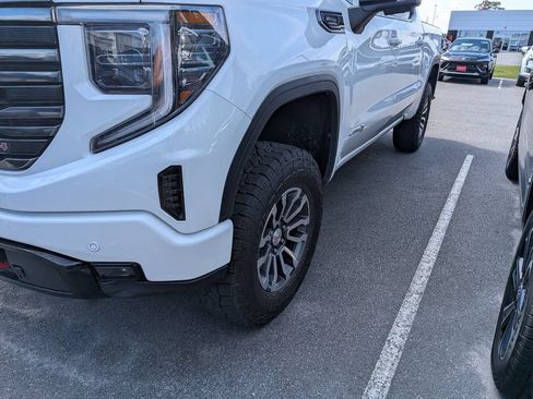 Used 2023 GMC Sierra 1500 AT4 w/ Technology Package AWD/4WD image 3