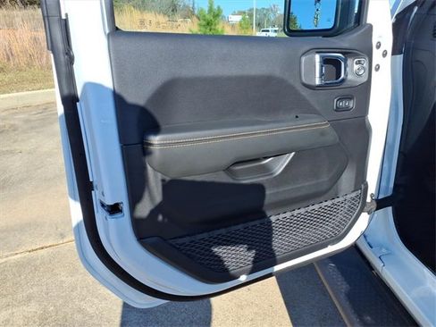 New 2026 Jeep Gladiator Sport image 18