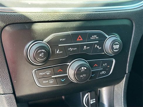 Used 2015 Dodge Charger R/T Scat Pack w/ Technology Group image 16