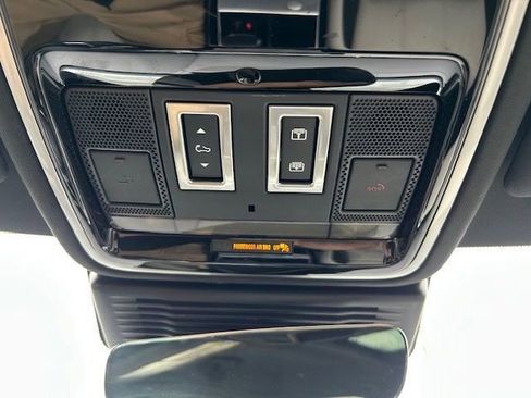 Used 2022 Land Rover Range Rover Velar R-Dynamic S AWD/4WD image 31