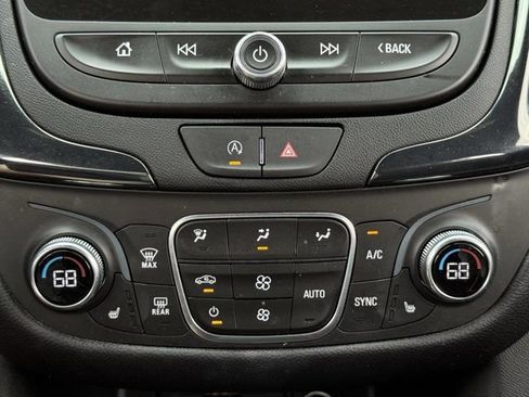 Used 2024 Chevrolet Equinox RS FWD image 19