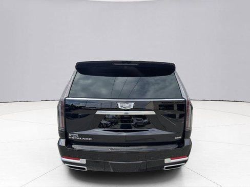 Used 2026 Cadillac Escalade Luxury w/ LPO, Radiant Package AWD/4WD image 4