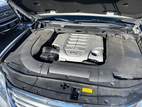 Used 2010 Lexus LX 570 4WD image 16