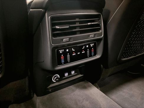 Used 2020 Audi Q8 Premium Plus w/ Premium Plus Package image 31